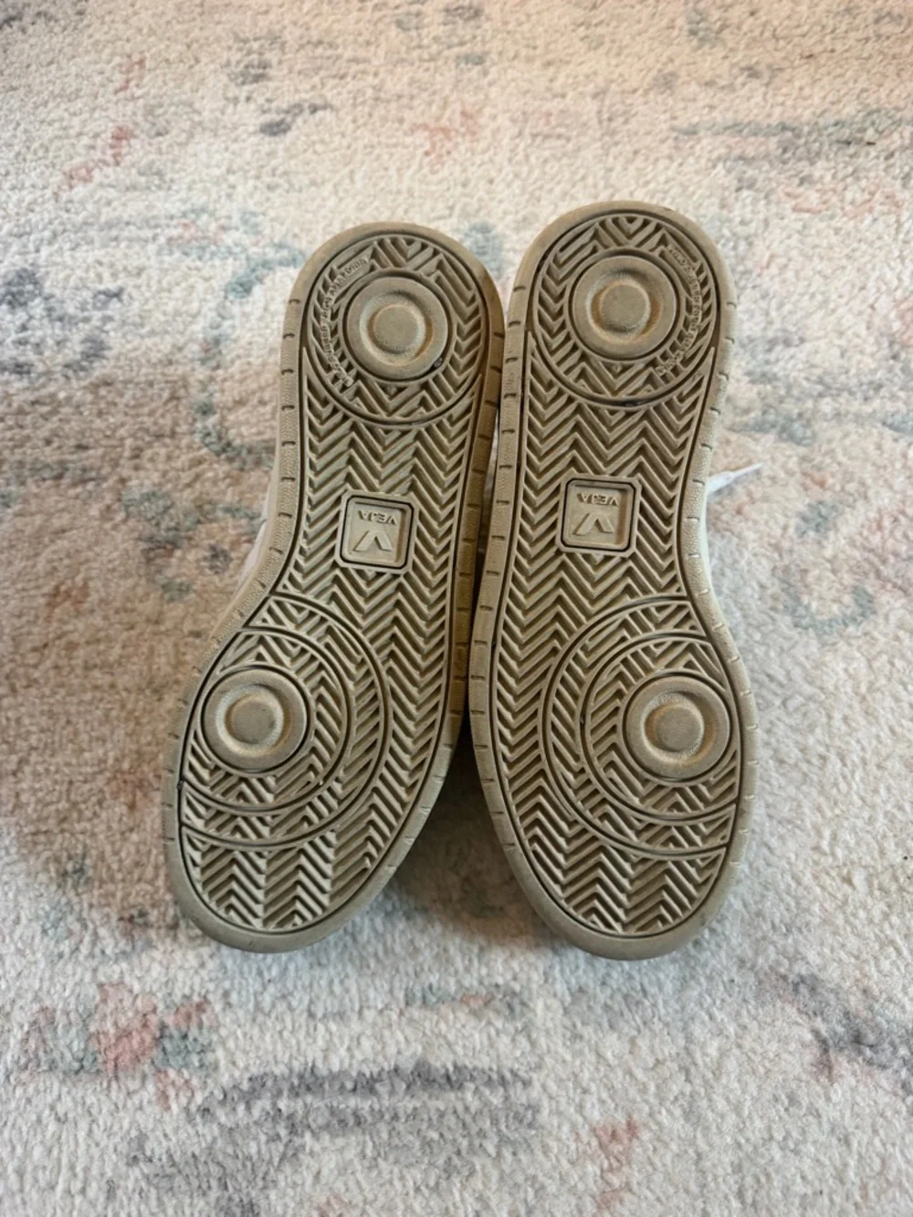 Veja V-10 Leather Sneakers - Picture 6 of 7